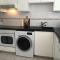 Stylish 3BR apt - modern decor balcony & pool - close to the beach and amenities