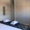 Stylish 3BR apt - modern decor balcony & pool - close to the beach and amenities