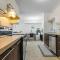Stylish 2BR by Stampede Free Parking Terrasse