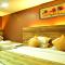 Pearl City Hotel