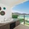 Private sea view apartment with jacuzzi at Baycliff