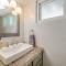 Hot Tub and Game Room Spacious Live Oak Home!