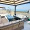 Relaxing Penthouse Suites by the Sea