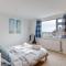4 Bed in West Bay 86538