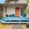 North Lake Waterfront Home by EMR Vacation Rentals