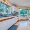 North Lake Waterfront Home by EMR Vacation Rentals
