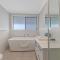 KozyGuru | Austral | 5 Bed Comfy House