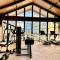 Fully equipped Studio unit near Mactan Airport with WIFI, Pool & Gym Access