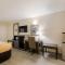 Quality Inn & Suites Greensboro near Lake Oconee