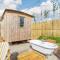 Woodside Hut 1 - Uk36105