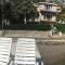SEAFRONT GARDEN APARTMENT