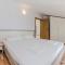 1 Bedroom Awesome Apartment In Vlasici
