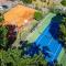 Modern One-Bedroom Apartment - 5 min to Porto Montenegro