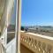 Onlyrooms V - Sea View & Train Station