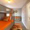 The Sunstone Retreat - Your Brooklyn Centre Haven Comfort To Explore Near Downtown With Parking, 300MB Wifi & Self Check-In