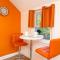 The Sunstone Retreat - Your Brooklyn Centre Haven Comfort To Explore Near Downtown With Parking, 300MB Wifi & Self Check-In