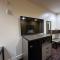 Scottish Inn and Suites
