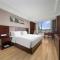 Huzhou Wealth Hotel