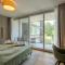 Marina Apartment am See mit Pool und Sauna