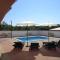 Ferienhaus Mit Pool, Terrasse Und Parkplatz
