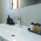 Stylish Modern City Center Stay