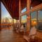 Skyfall Sweeping mountain views gas fireplace hot tub