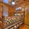 Mama Bears Hideaway Mountain views hot tub pet-friendly