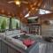 Bar 5 Cabin Beautiful views soothing hot tub outdoor living and more