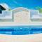 Executive Budget Room With Swimming Pool Air Conditioning and Parking