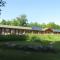 Foto: Quiet Bay Log Motel and Bed & Breakfast 20/73