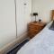 1 Bed retreat-Sleeps 2-Secure parking-Garden