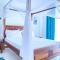Comfy family size, 2 Br beachfront C1 Lido near mall