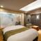 Hotel S