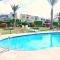 Coral Bay Apartment - Prime Tourist Location