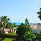Coral Bay Apartment - Prime Tourist Location