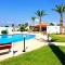 Coral Bay Apartment - Prime Tourist Location