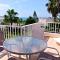 Coral Bay Apartment - Prime Tourist Location
