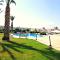 Coral Bay Apartment - Prime Tourist Location