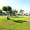 Coral Bay Apartment - Prime Tourist Location