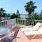 Coral Bay Apartment - Prime Tourist Location