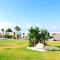Coral Bay Apartment - Prime Tourist Location