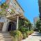Villa Velzon Guesthouse