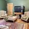 6 Luxury home near family park Pet friendly