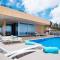 Casa Luz by LovelyStay