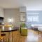 Studio 6 Toronto - Mississauga with Kitchenettes