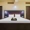 Townhouse Hotel Taksonz
