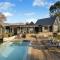 Aroha Homestead Luxury Holiday Home by MajorDomo