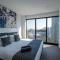 Prima Pearl - Contemporary Apartment with Balcony by Casino and MCEC
