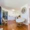 Palms in Paradise - pet friendly airconditioned beach house