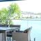 Waterfront Stay at Sunshine Villa
